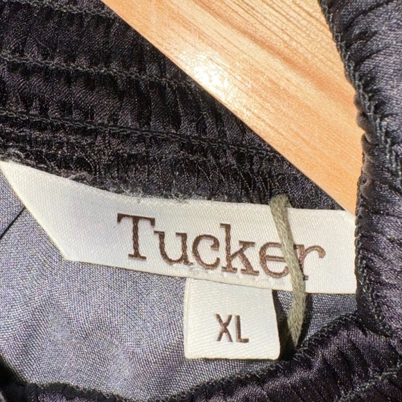 Tucker The Stella Top | Art Nouveau Floral silk blouse size XL - Picture 3 of 13